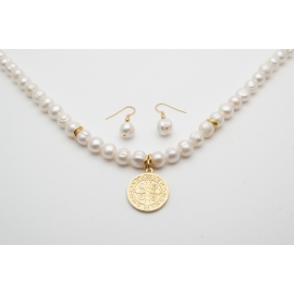 Medalla San Bento con perlas